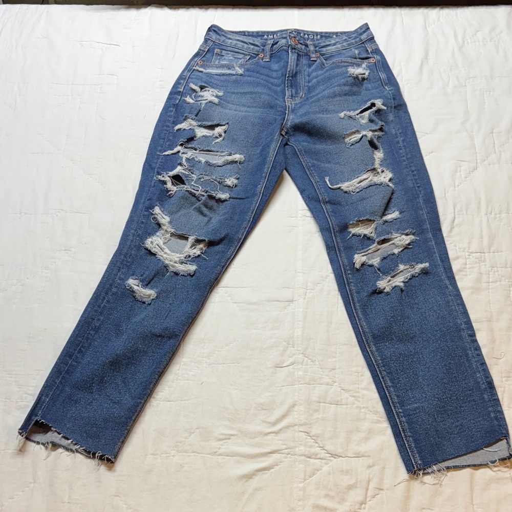 American Eagle 90s/Y2K Distressed Rigid Denim High-Rise Straight Jeans 4 Light
